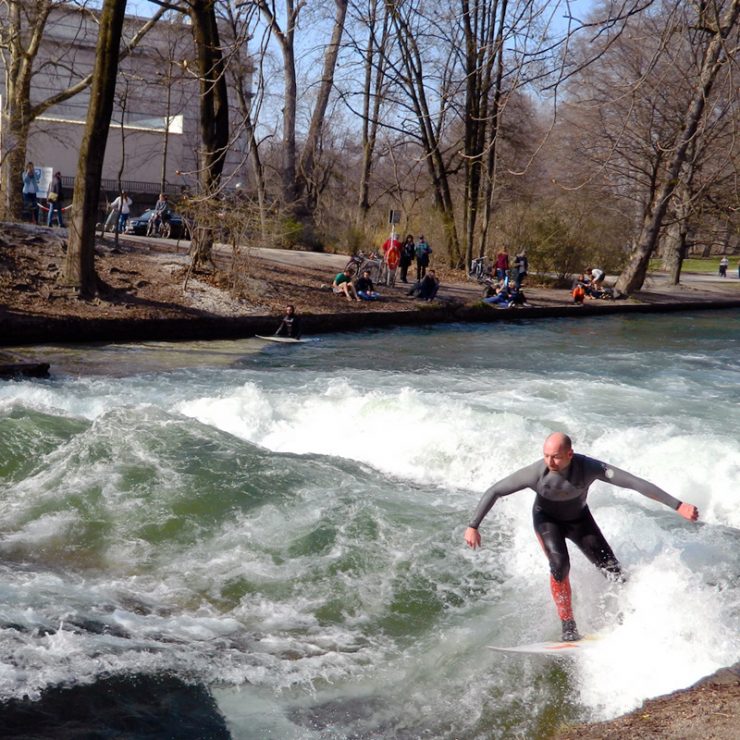 Eisbach Sörfçüleri - Oktober Fest