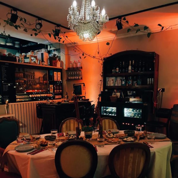 İstanbul'un En İyi Şarap Evleri - Zeyta Emirgan