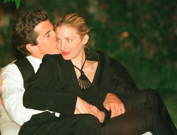 Carolyn Bessette-Kennedy ve John F. Kennedy Jr.